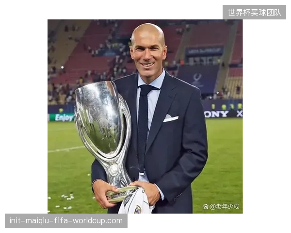 恩里克成为历史第三位完成欧冠卫冕的主帅，并追平齐达内等人三夺欧冠的执教纪录。
